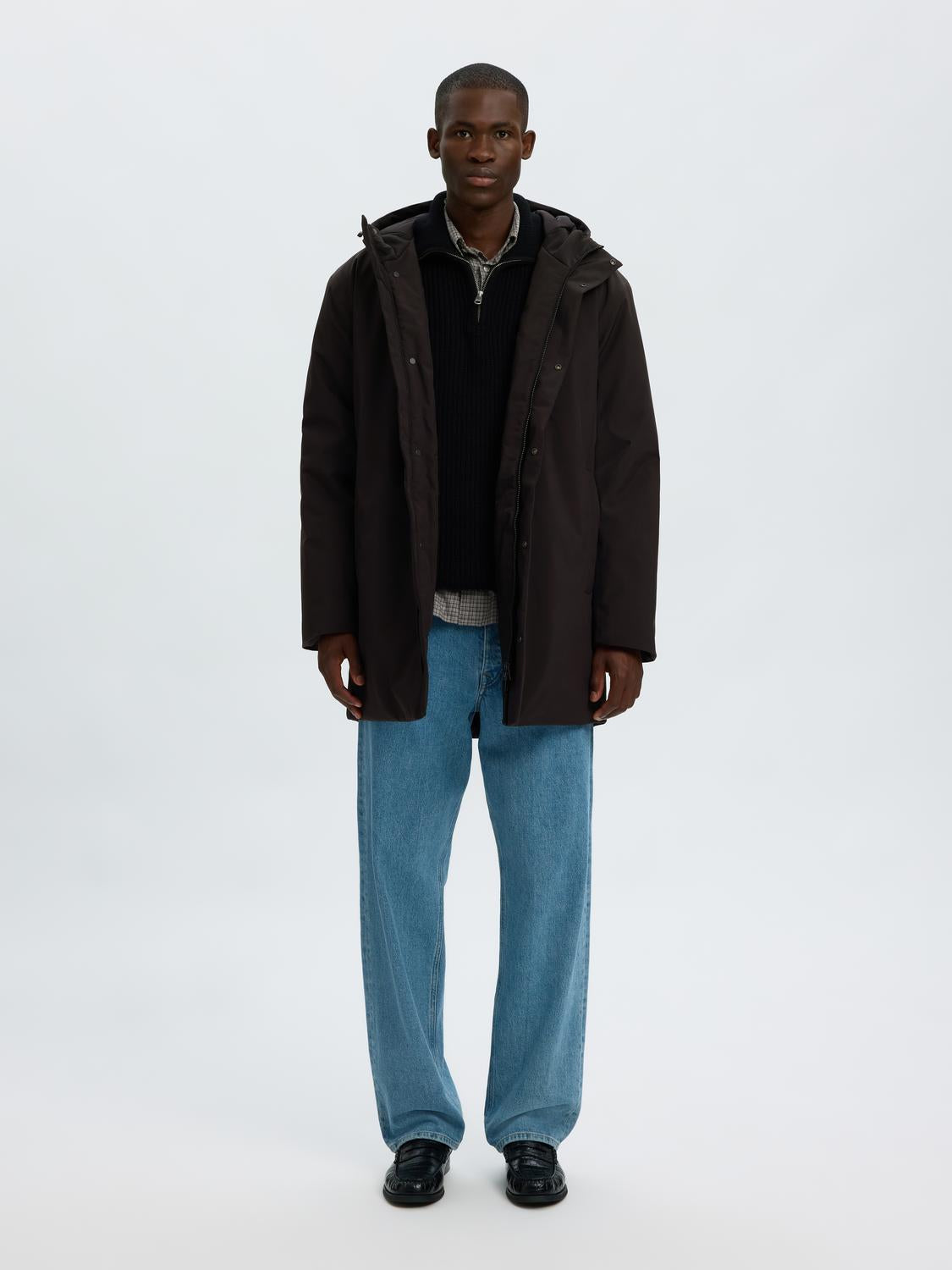 model_shot-front
